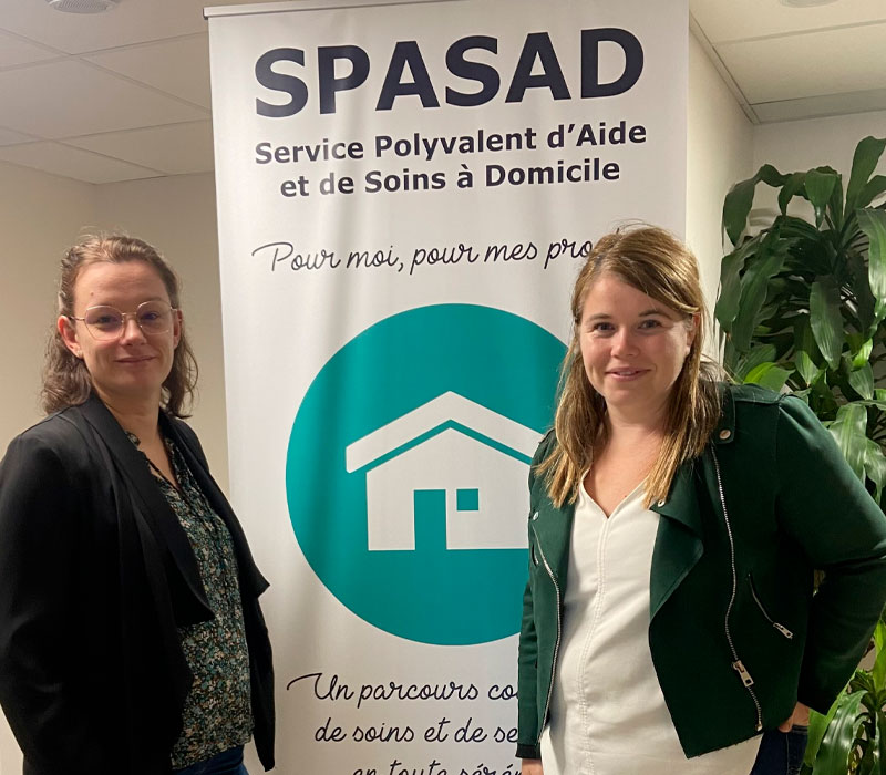 Marie Le Boulouach et Charlotte Duclouet - Agence AMPER Grand-Champ